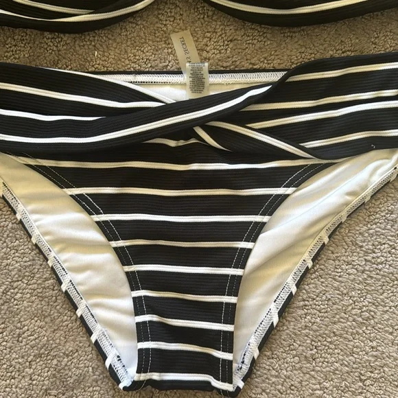 Victoria’s Secret black and white bikini set strapless padded size small 34C - Picture 2 of 4